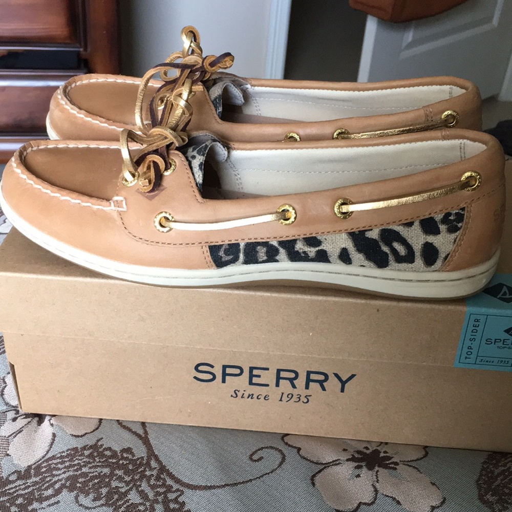 Leopard sperrys